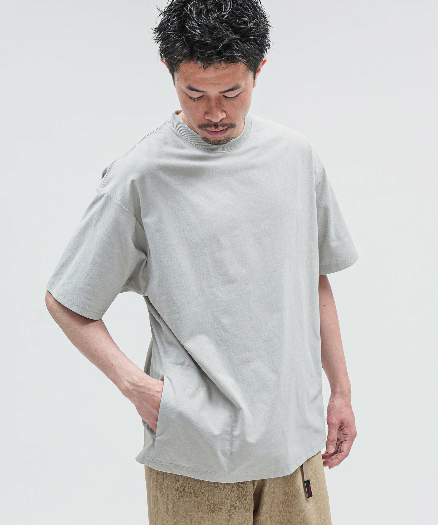 BEAMS / アクティブ Tシャツ